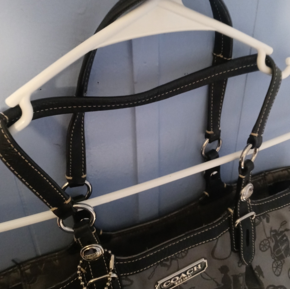 Coach purse - Picture 4 of 4